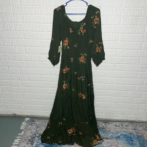 Fig and Flower Green Floral Maxi Dress - Picture 2 of 5